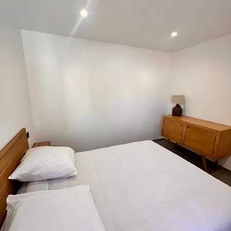 Maison Di Fiori, Location Neuve Avec Piscine