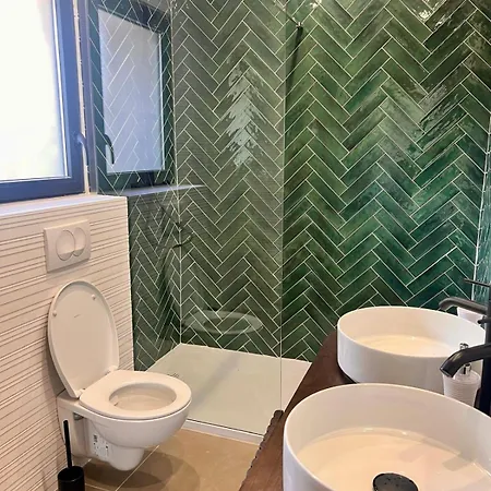 Maison Di Fiori, Location Neuve Avec Piscine בית נופש *