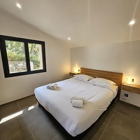 Maison Di Fiori, Location Neuve Avec Piscine בית נופש