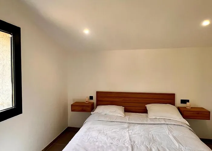 Maison Di Fiori, Location Neuve Avec Piscine 度假居