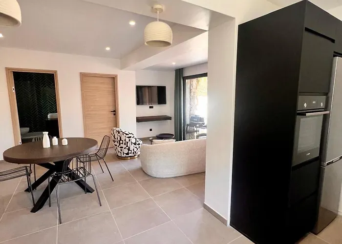 Maison Di Fiori, Location Neuve Avec Piscine * 维琪奥港