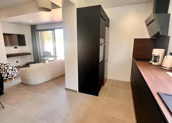 度假居 Maison Di Fiori, Location Neuve Avec Piscine