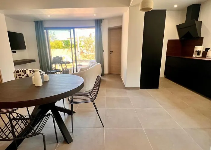 Maison Di Fiori, Location Neuve Avec Piscine 度假居