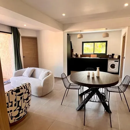 펜션 Maison Di Fiori, Location Neuve Avec Piscine 포르토베쉬오