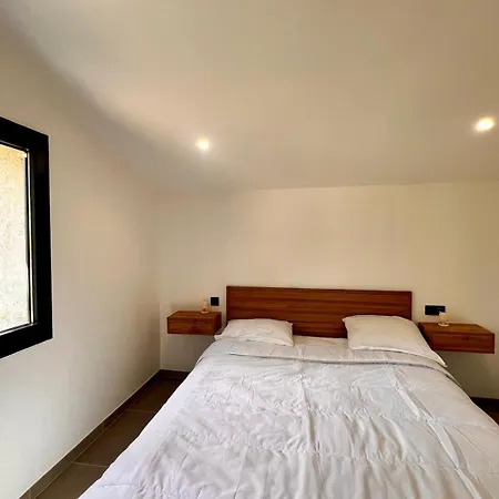 Maison Di Fiori, Location Neuve Avec Piscine 펜션