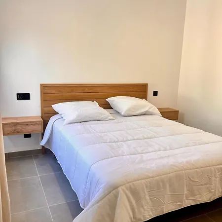 Maison Di Fiori, Location Neuve Avec Piscine Hébergement de vacances Porto-Vecchio (Corsica)