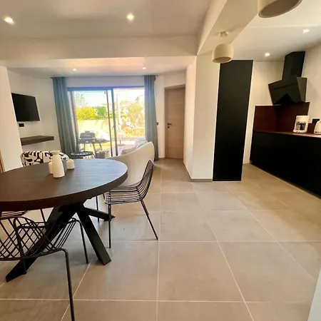 Maison Di Fiori, Location Neuve Avec Piscine Hébergement de vacances