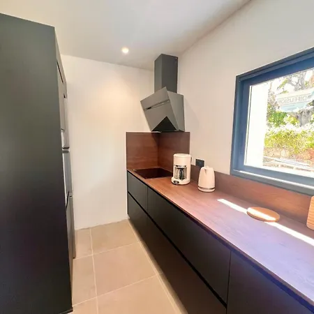 Hébergement de vacances Maison Di Fiori, Location Neuve Avec Piscine