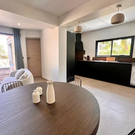 펜션 Maison Di Fiori, Location Neuve Avec Piscine 포르토베쉬오