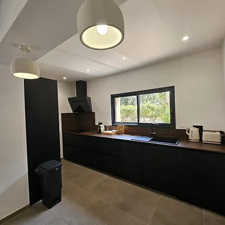 펜션 Maison Di Fiori, Location Neuve Avec Piscine
