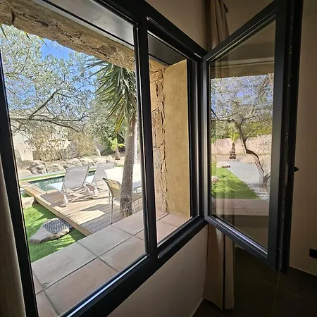 Maison Di Fiori, Location Neuve Avec Piscine 펜션 *