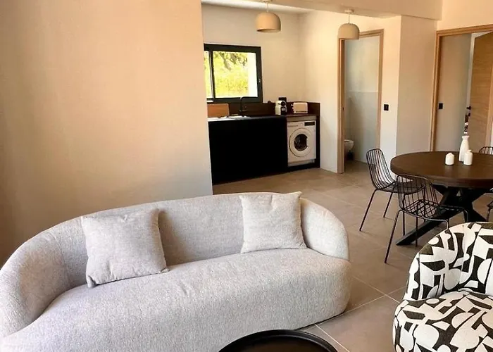 Maison Di Fiori, Location Neuve Avec Piscine Сasa de vacaciones *