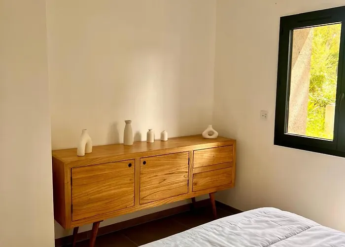 Vakantiehuis Maison Di Fiori, Location Neuve Avec Piscine