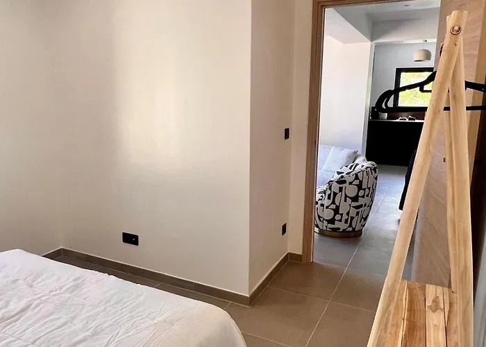 Vakantiehuis Maison Di Fiori, Location Neuve Avec Piscine *