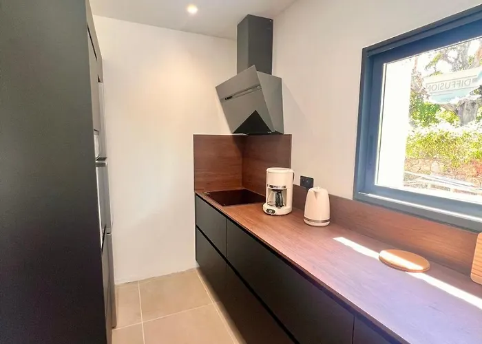 Сasa de vacaciones Maison Di Fiori, Location Neuve Avec Piscine