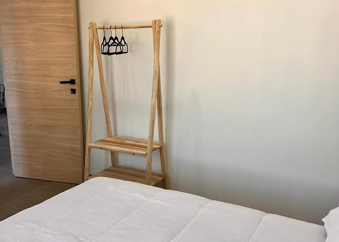 Maison Di Fiori, Location Neuve Avec Piscine *