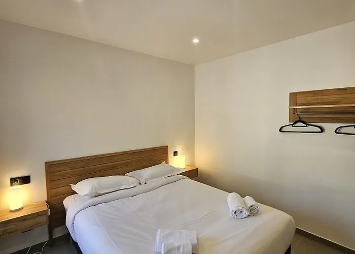 Maison Di Fiori, Location Neuve Avec Piscine * Porto-Vecchio (Corsica)