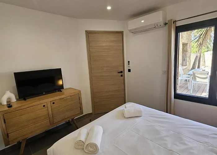 Maison Di Fiori, Location Neuve Avec Piscine Porto Vecchio