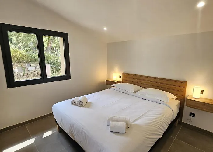 Maison Di Fiori, Location Neuve Avec Piscine Сasa de vacaciones