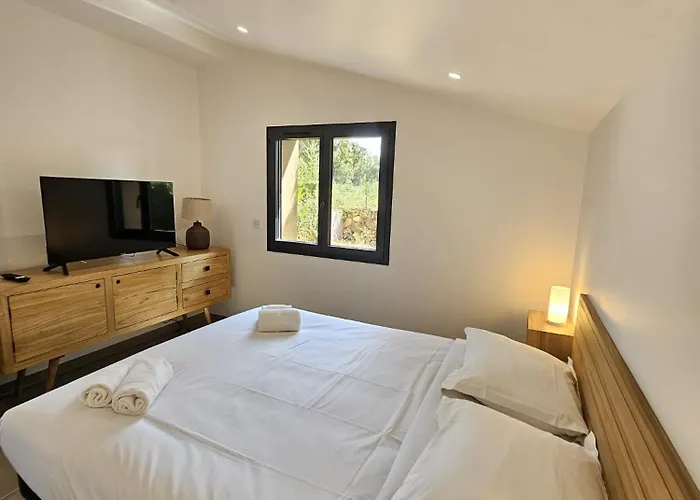 Vakantiehuis Maison Di Fiori, Location Neuve Avec Piscine Porto-Vecchio (Corsica)